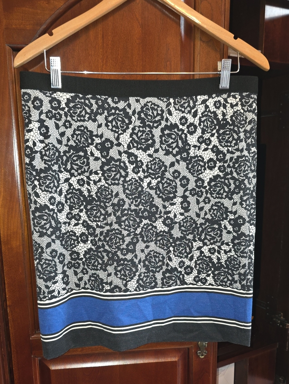 Rafaella Floral Lace Skirt with Blue Accent 6